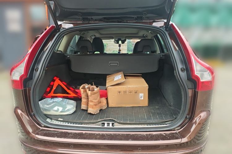 Used Volvo XC60 2015 T5 AWD Zhiyuan Edition Trunk