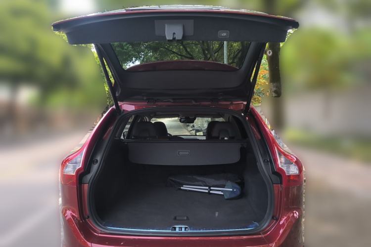 Used Volvo XC60 2015 T5 AWD Zhiyuan Edition Trunk