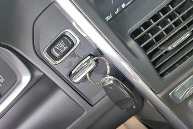 Used Volvo XC60 2015 T5 Zhiyi Edition Vehicle Key
