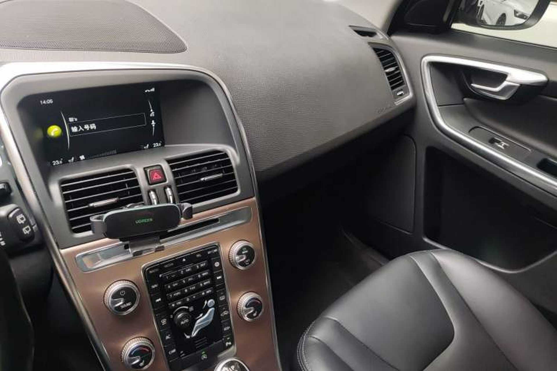 Used Volvo XC60 2015 T5 Smart Upgrade Model Audio And AC Panel