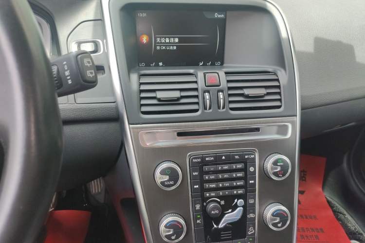 Used Volvo XC60 2015 T5 AWD Zhiyuan Edition Audio And AC Panel