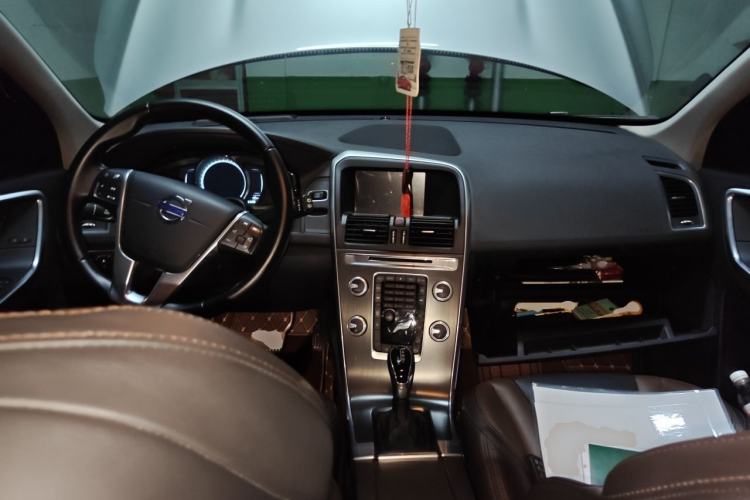 Used Volvo XC60 2015 T5 AWD Zhiyuan Edition Center Console