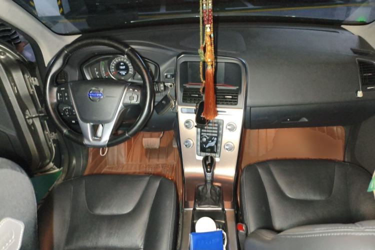 Used Volvo XC60 2015 T5 Smart Upgrade Model Center Console