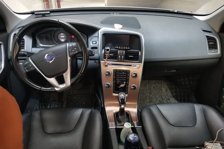 Used Volvo XC60 2015 T5 Smart Upgrade Model Center Console