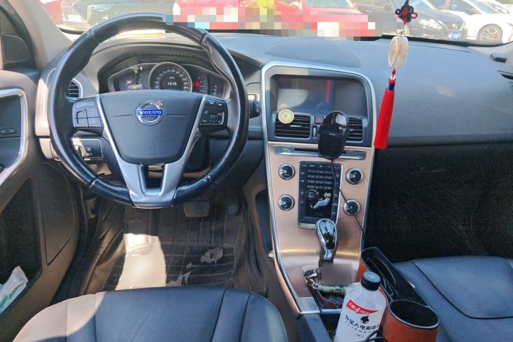 Used Volvo XC60 2015 T5 Smart Upgrade Model Center Console
