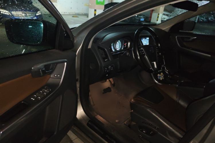 Used Volvo XC60 2015 T5 AWD Smart Drive Edition Driver Seat
