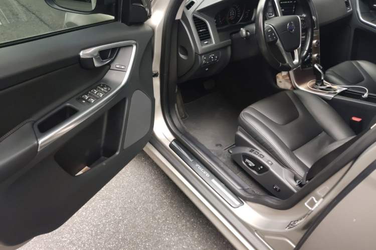 Used Volvo XC60 2015 T5 Smart Upgrade Model Driver Seat