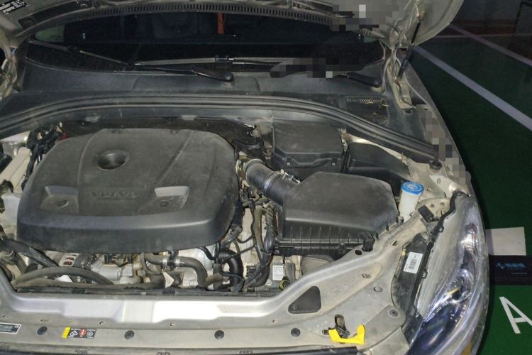Used Volvo XC60 2015 T5 Smart Upgrade Model Engine Bay Left