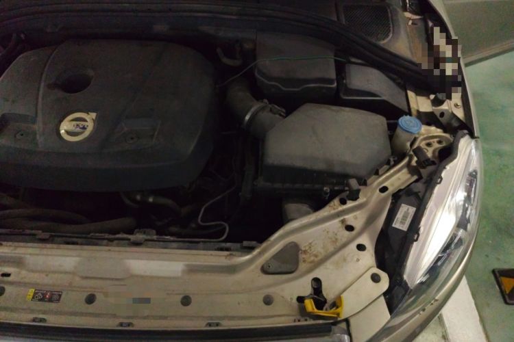 Used Volvo XC60 2015 T5 Smart Upgrade Model Engine Bay Left
