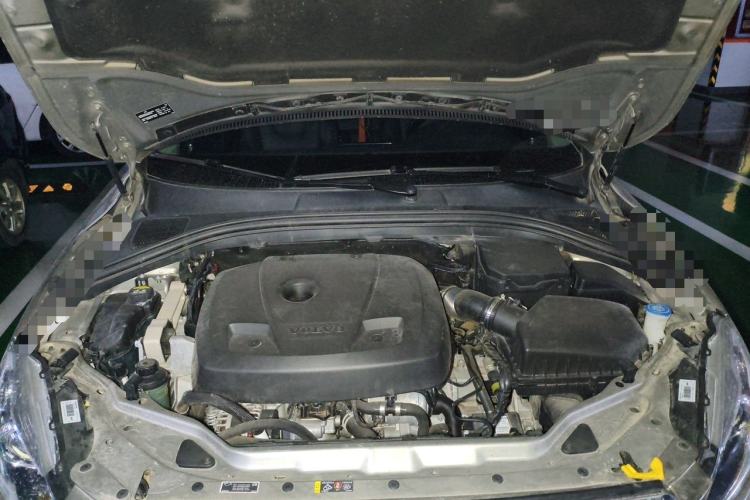 Used Volvo XC60 2015 T5 Smart Upgrade Model Engine Bay