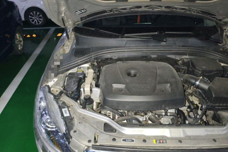 Used Volvo XC60 2015 T5 Smart Upgrade Model Engine Bay Right
