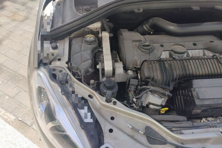 Used Volvo XC60 2015 T5 AWD Zhiyuan Edition Engine Bay Right
