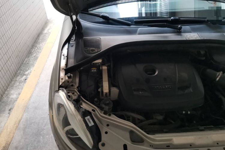 Used Volvo XC60 2015 T5 Smart Upgrade Model Engine Bay Right