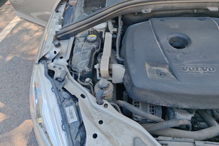 Used Volvo XC60 2015 T5 Smart Upgrade Model Engine Bay Right