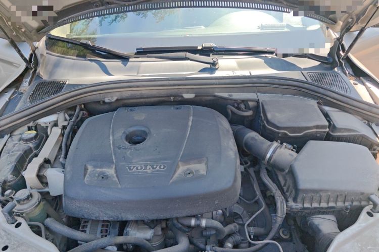 Used Volvo XC60 2015 T5 Smart Upgrade Model Engine Bay