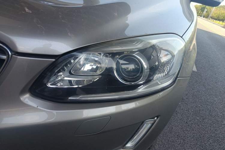 Used Volvo XC60 2015 T5 AWD Smart Drive Edition Exterior 6