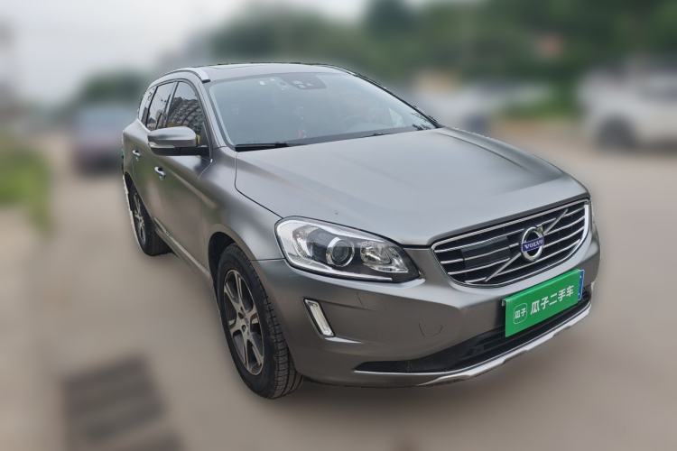 Used Volvo XC60 2015 T5 AWD Zhiyuan Edition Front Right 45 Deg