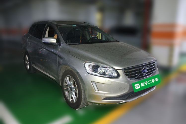 Used Volvo XC60 2015 T5 Smart Upgrade Model Front Right 45 Deg