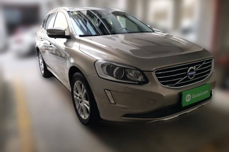Used Volvo XC60 2015 T5 Smart Upgrade Model Front Right 45 Deg