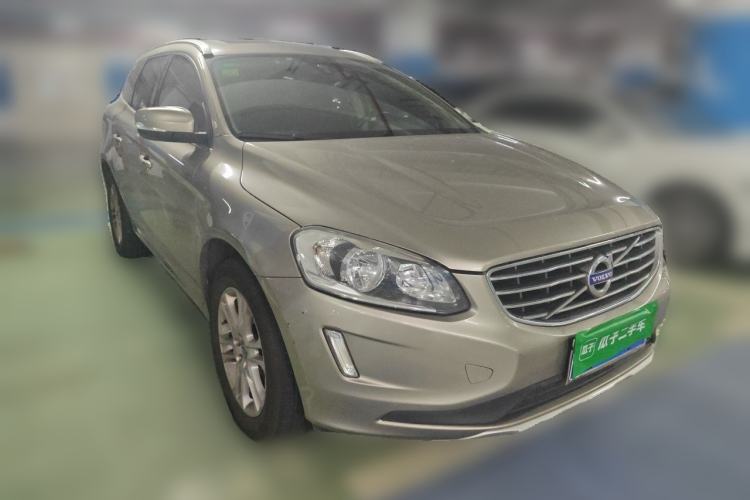 Used Volvo XC60 2015 T5 Smart Edition Front Right 45 Deg
