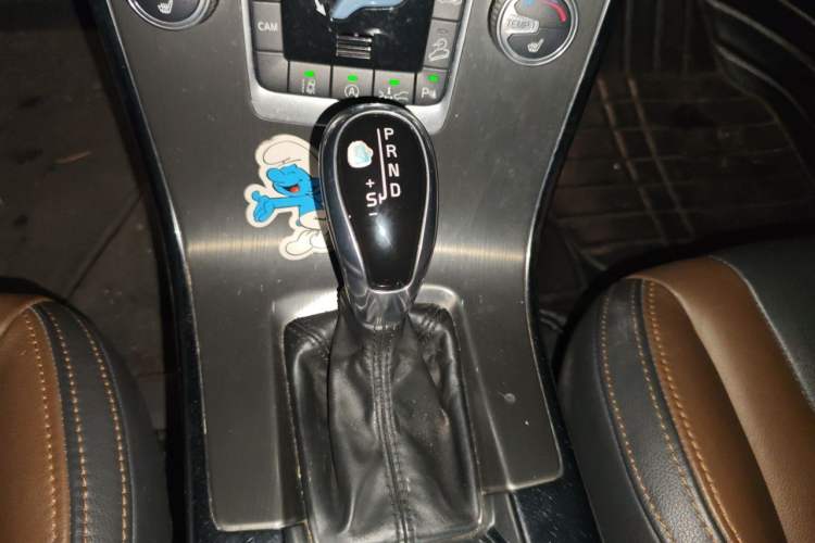 Used Volvo XC60 2015 T5 AWD Smart Drive Edition Gear Lever