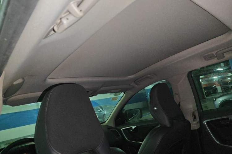 Used Volvo XC60 2015 T5 Smart Edition Headliner