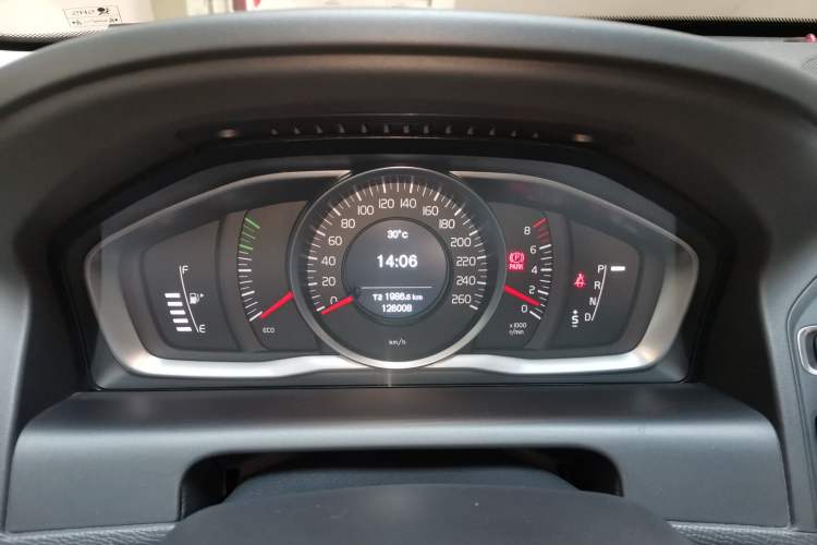 Used Volvo XC60 2015 T5 Smart Upgrade Model Instrument Cluster