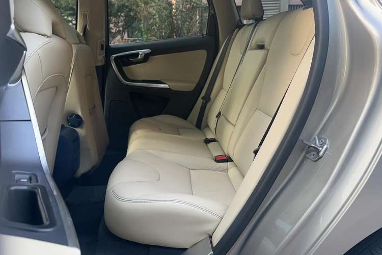 Used Volvo XC60 2015 T5 Zhiyi Edition Interior 2