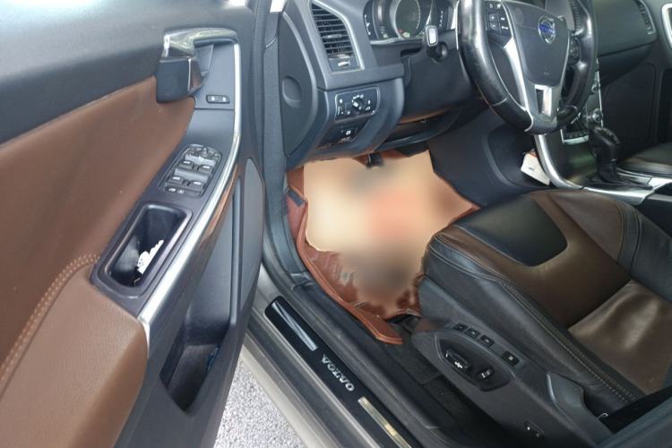 Used Volvo XC60 2015 T5 AWD Smart Drive Edition Interior 3
