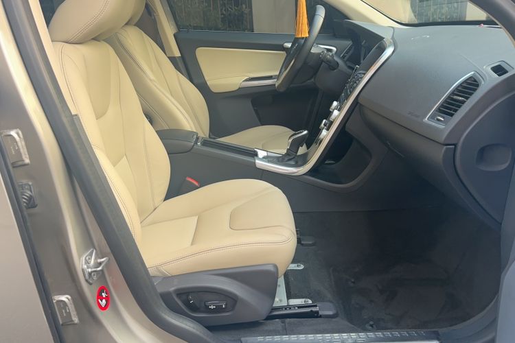 Used Volvo XC60 2015 T5 Zhiyi Edition Interior 3
