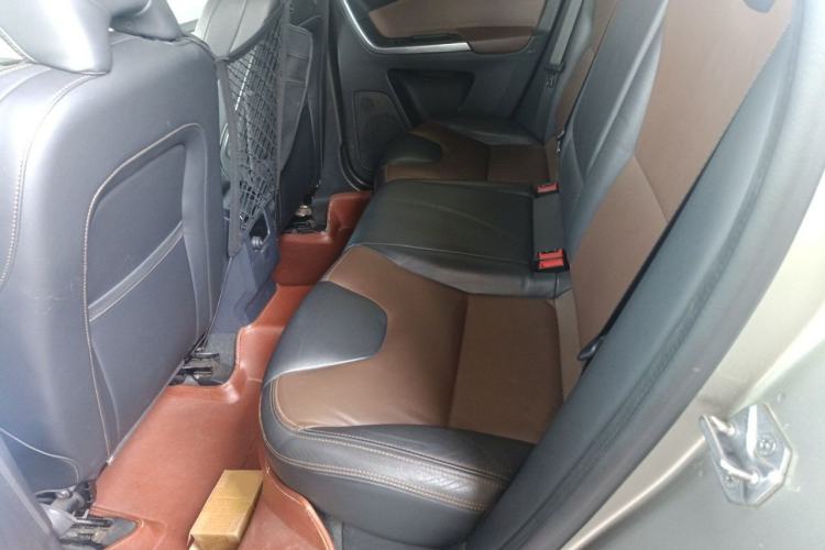 Used Volvo XC60 2015 T5 AWD Smart Drive Edition Interior 4