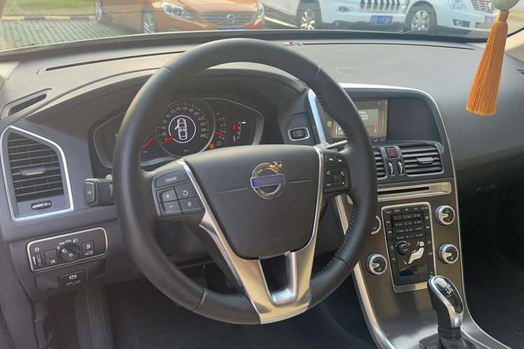 Used Volvo XC60 2015 T5 Zhiyi Edition Interior 4