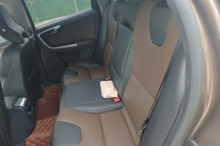 Used Volvo XC60 2015 T5 AWD Zhiyuan Edition Left Rear Seat