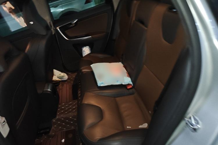 Used Volvo XC60 2015 T5 AWD Zhiyuan Edition Left Rear Seat