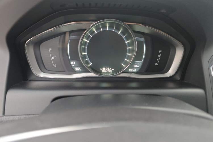 Used Volvo XC60 2015 T5 AWD Zhiyuan Edition Odometer Close Up