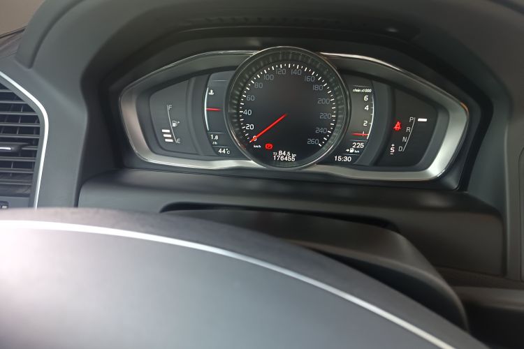 Used Volvo XC60 2015 T5 AWD Smart Drive Edition Odometer Close Up