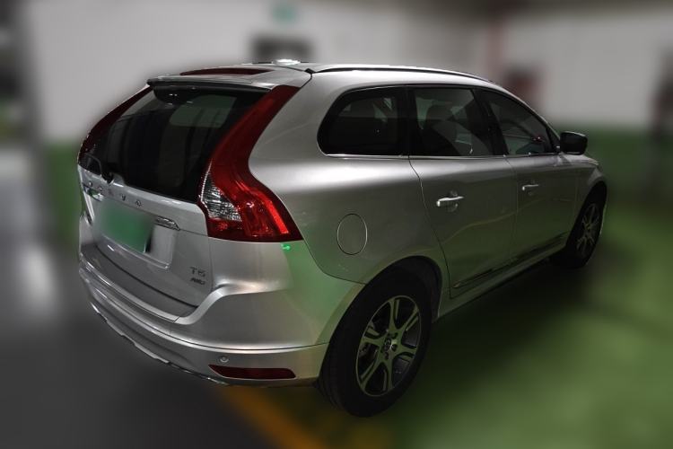Used Volvo XC60 2015 T5 AWD Zhiyuan Edition Rear Right 45 Deg