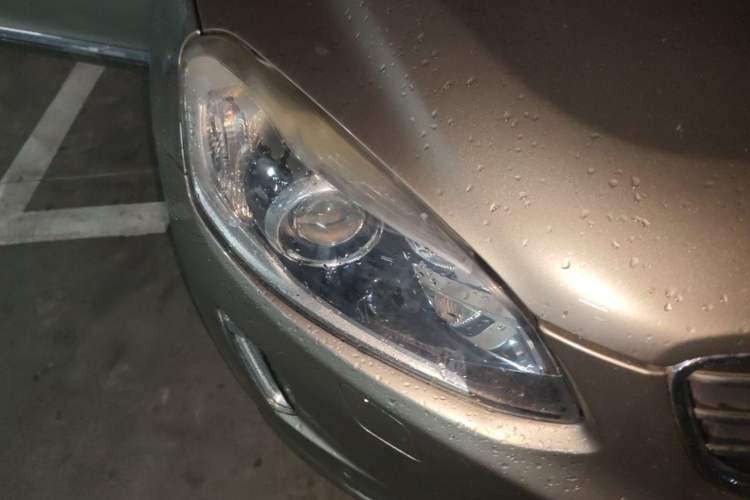 Used Volvo XC60 2015 T5 AWD Smart Drive Edition Right Front Headlight