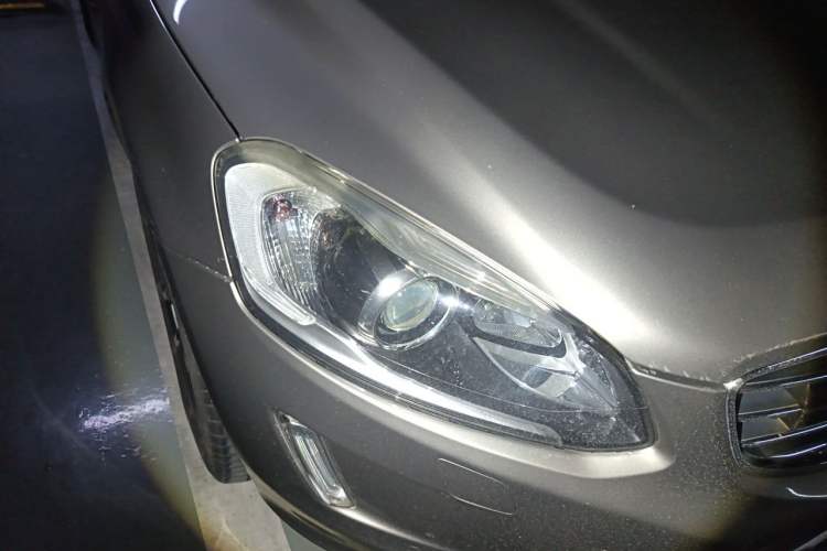 Used Volvo XC60 2015 T5 AWD Smart Drive Edition Right Front Headlight