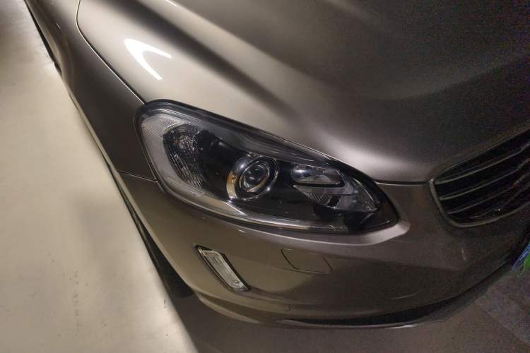 Used Volvo XC60 2015 T5 Smart Upgrade Model Right Front Headlight