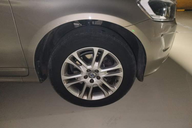 Used Volvo XC60 2015 T5 Smart Upgrade Model Right Front Wheel Hub