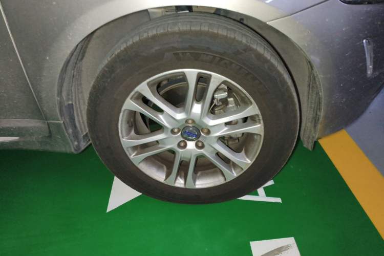 Used Volvo XC60 2015 T5 Smart Upgrade Model Right Front Wheel Hub