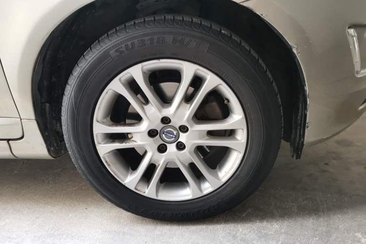 Used Volvo XC60 2015 T5 Smart Upgrade Model Right Front Wheel Hub