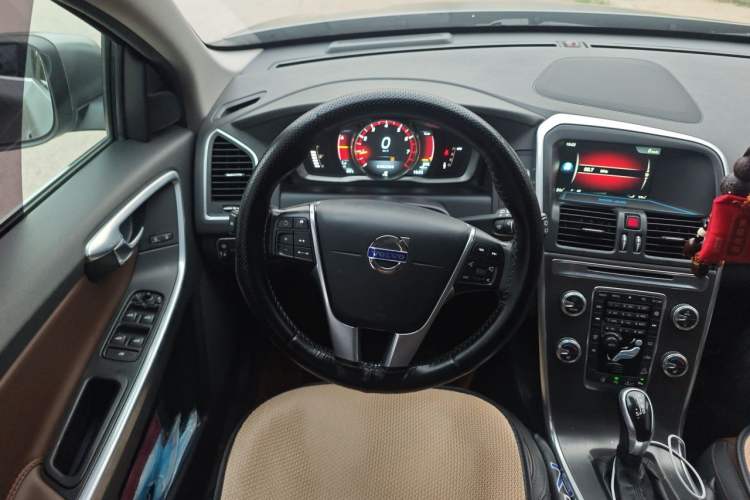 Used Volvo XC60 2015 T5 AWD Zhiyuan Edition Steering Wheel