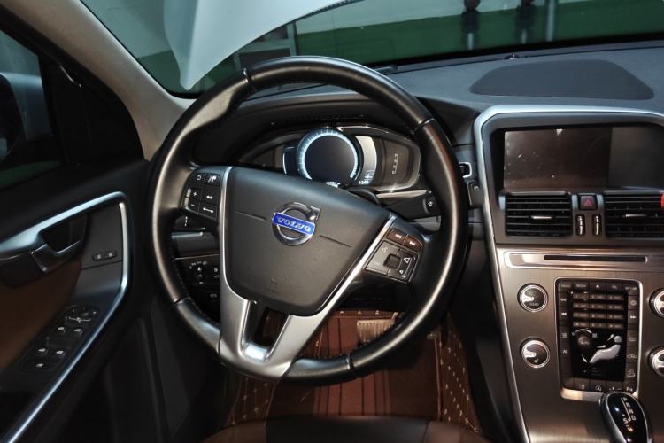 Used Volvo XC60 2015 T5 AWD Zhiyuan Edition Steering Wheel