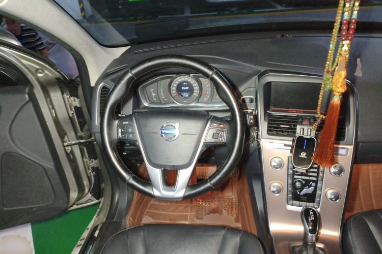 Used Volvo XC60 2015 T5 Smart Upgrade Model Steering Wheel