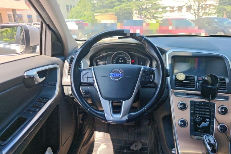 Used Volvo XC60 2015 T5 Smart Upgrade Model Steering Wheel
