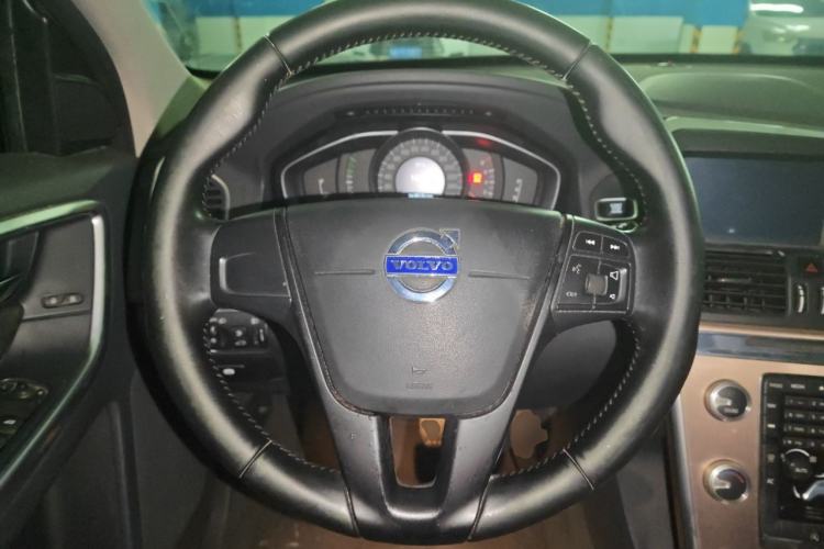 Used Volvo XC60 2015 T5 Smart Edition Steering Wheel