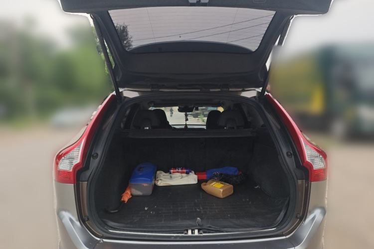 Used Volvo XC60 2015 T5 AWD Zhiyuan Edition Trunk