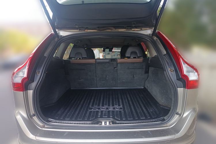 Used Volvo XC60 2015 T5 AWD Smart Drive Edition Trunk